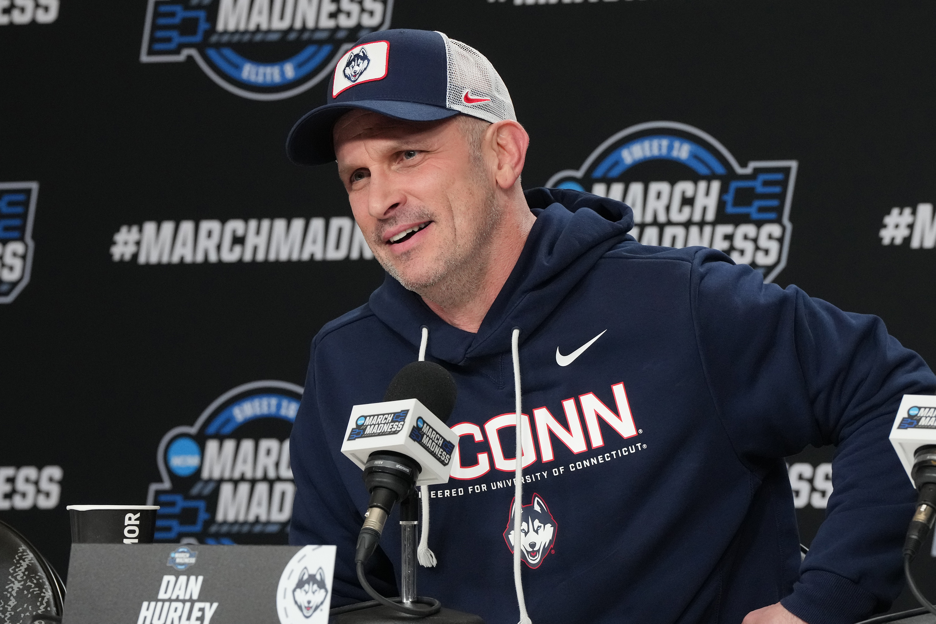 Dan Hurley doesn’t hold back on ‘soft’ critics before UConnMichigan State(02)