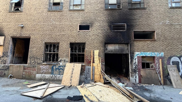 Crews put out fire at Donaghey Building in Little Rock