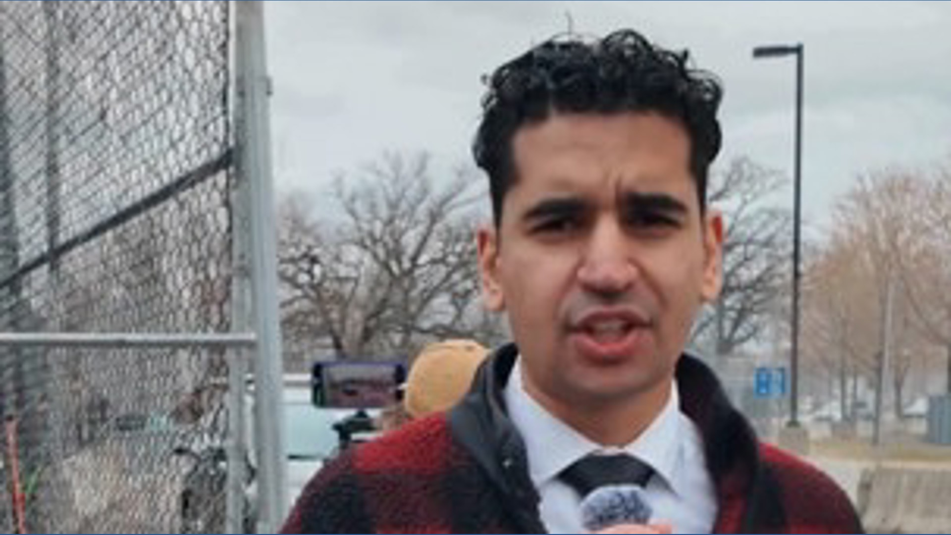 New ICE protest alert: Demonstrators pack road in front of federal ...