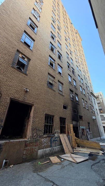 Crews put out fire at Donaghey Building in Little Rock