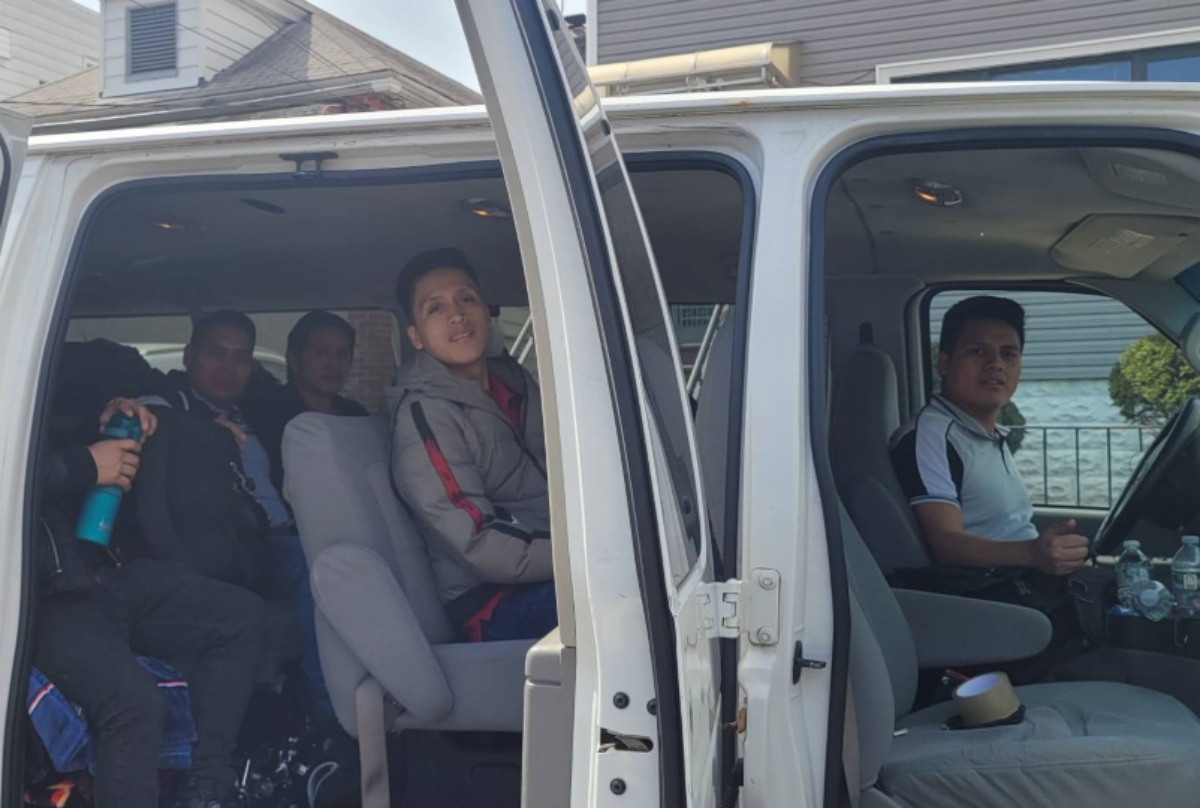 Operativo de ICE contra grupo hispano tras cantar en boda de Virginia
