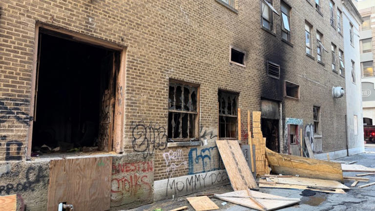 Crews put out fire at Donaghey Building in Little Rock