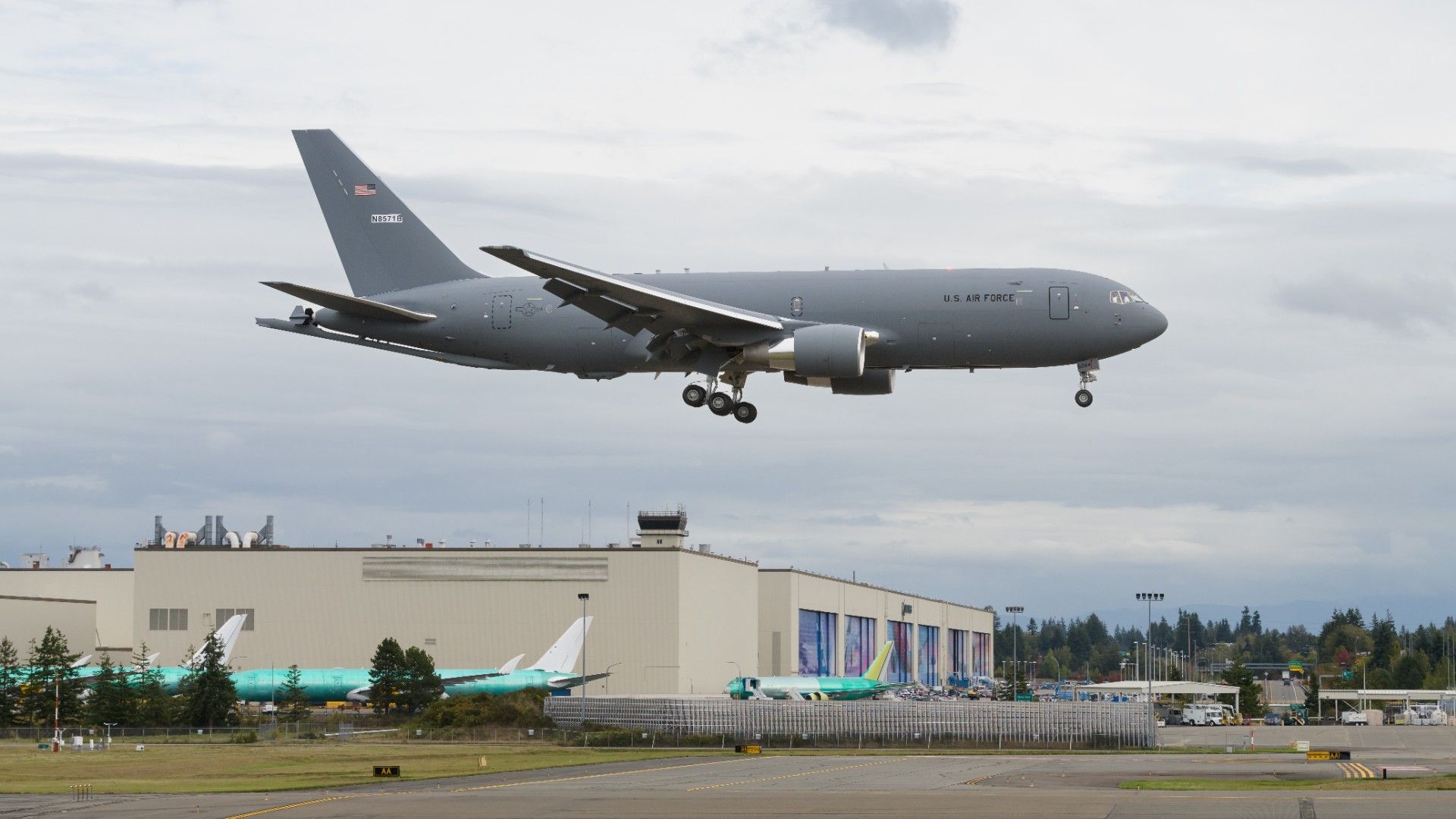 $147,000 damage: Military KC-46A tanker rips up 25 foot section of ...