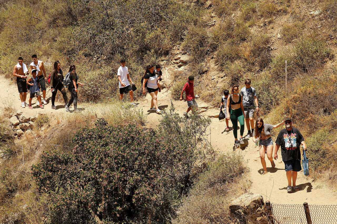 Woman dies 5 days after helicopter rescue from rattlesnake bite on California trail<br>