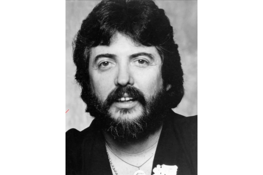 Dash Crofts, de Seals & Crofts, conocido por éxitos como ‘Summer Breeze’ y ‘Diamond Girl’, fallece a los 87 años.