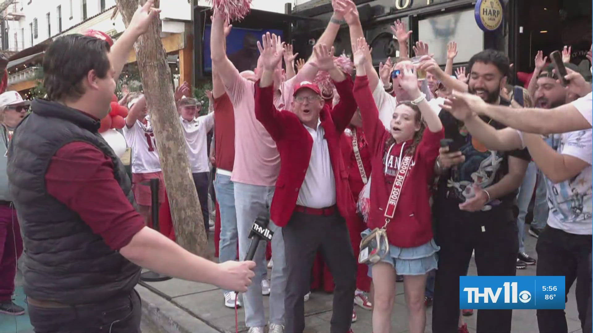Razorback fans call the hogs ahead of Sweet 16 in San Jose