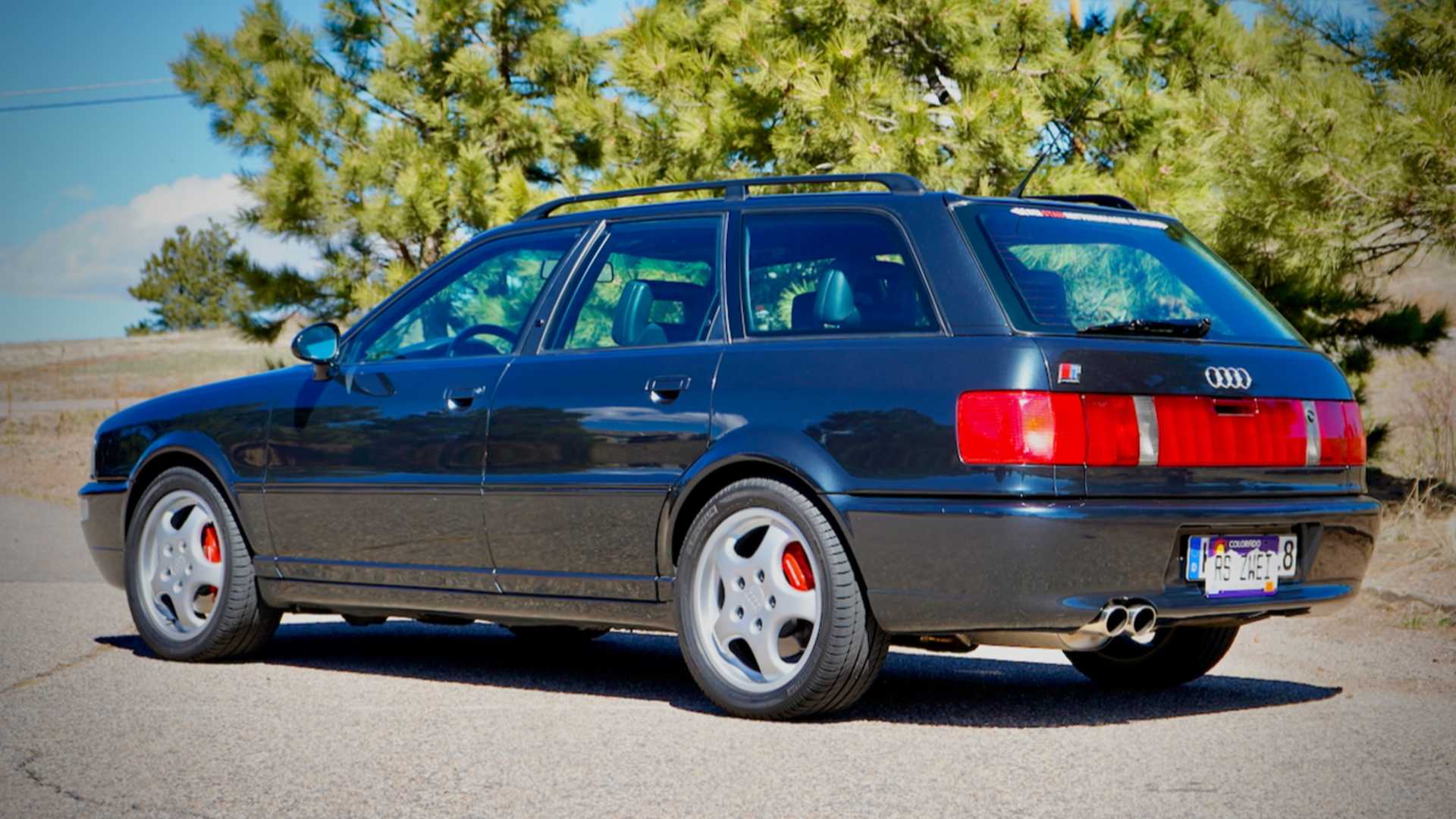 Audi RS2 Avant back three-quarter view