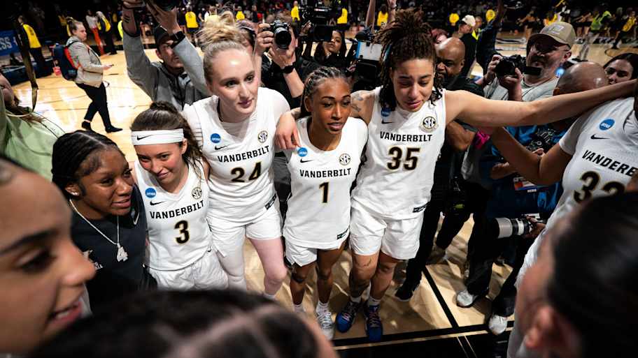 Vanderbilt WBB assistant wins national award: The Anchor
