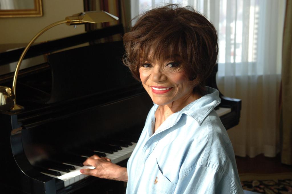 Los herederos de Eartha Kitt se asocian con Primary Wave y más acuerdos musicales.