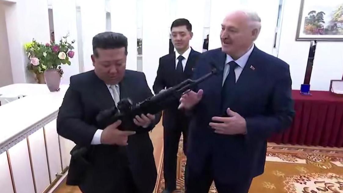 Belarus leader gifts rifle to North Korea