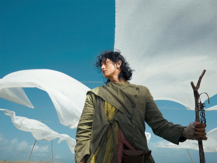 'Hóa ra…' - cánh cửa mở vào vũ trụ âm nhạc mới của Grey D