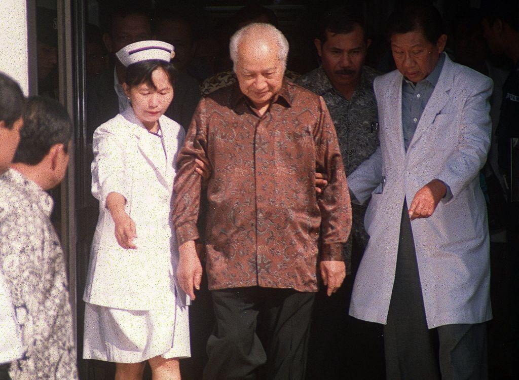Dari Soeharto sampai Yaqut Cholil Qoumas – siapa saja terduga koruptor ...