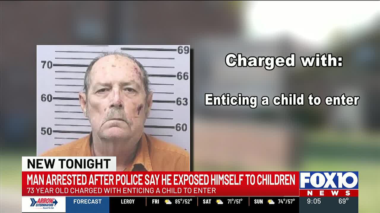 73-year-old Mobile man arrested after allegedly exposing himself ...