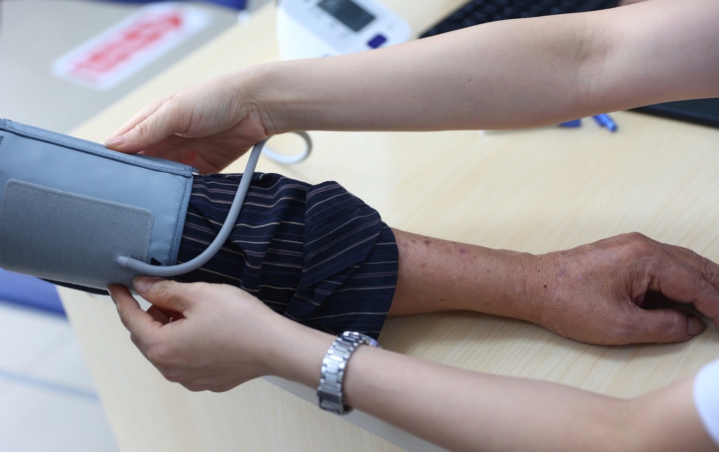 Tăng huyết áp khiến người trẻ gục ngã không báo trước