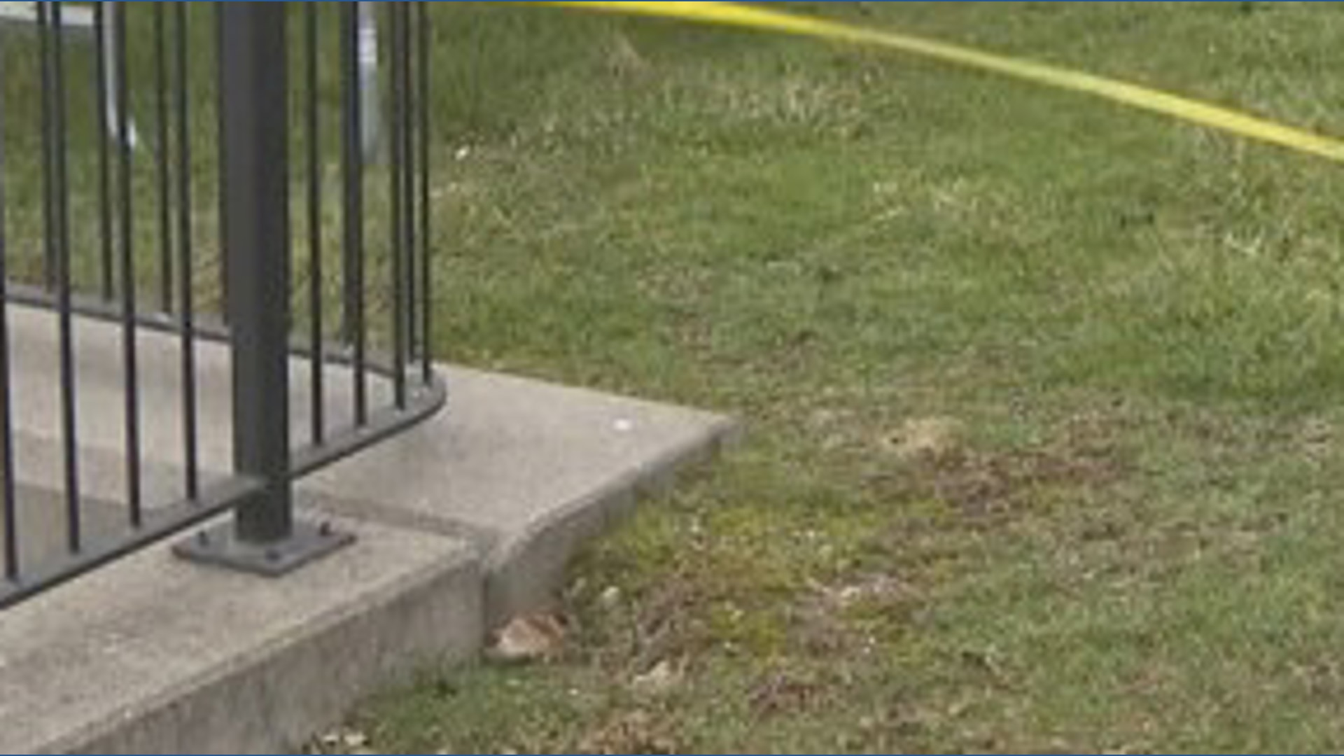 Man dies after jumping into Erie Canal while fleeing police