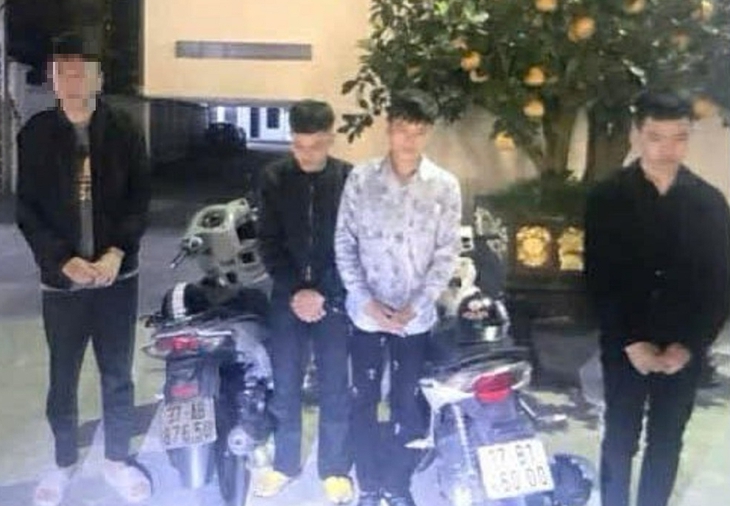 Đêm khuya giả công an 'xử phạt', nhóm thanh niên sa lưới