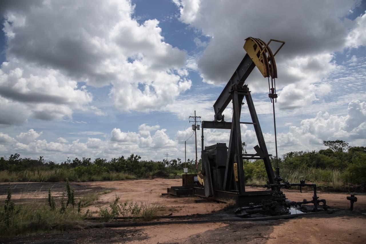 US oil prices surge back above $100 a barrel after Rubio names new worry<br>