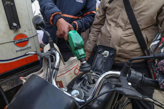 Fear Of Fuel Shortage Triggers Panic Buying In Kashmir, India