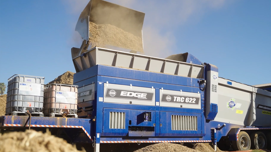 Massive screening machine handling tons with precision