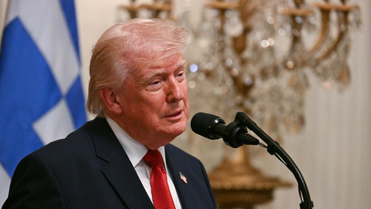 Trump plasma su firma en los billetes de dólar por el 250º aniversario ...