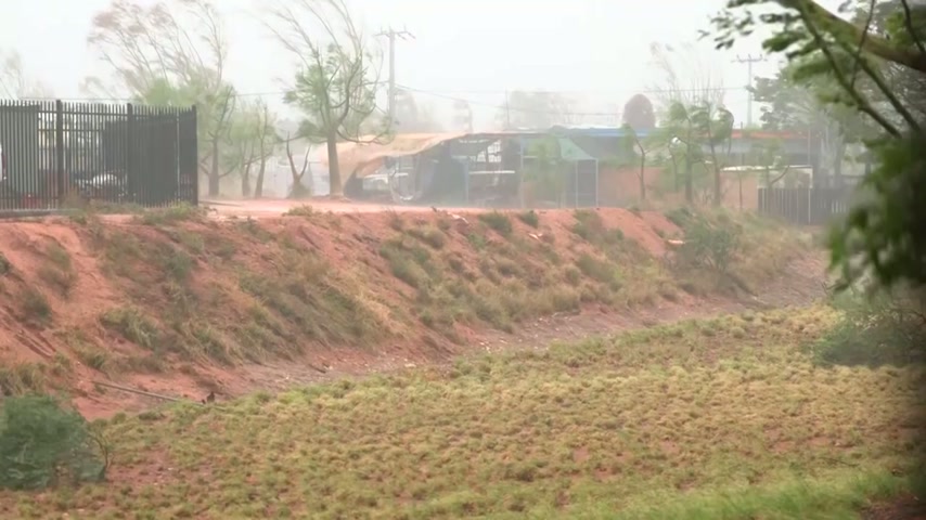 Cyclone Narelle brings heavy rain and winds to Western Australia