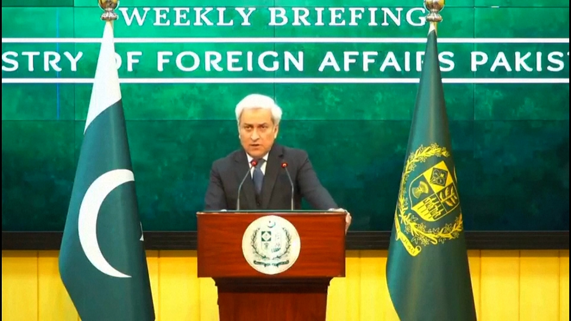 Pakistan offers to be host for negotiations between US and Iran