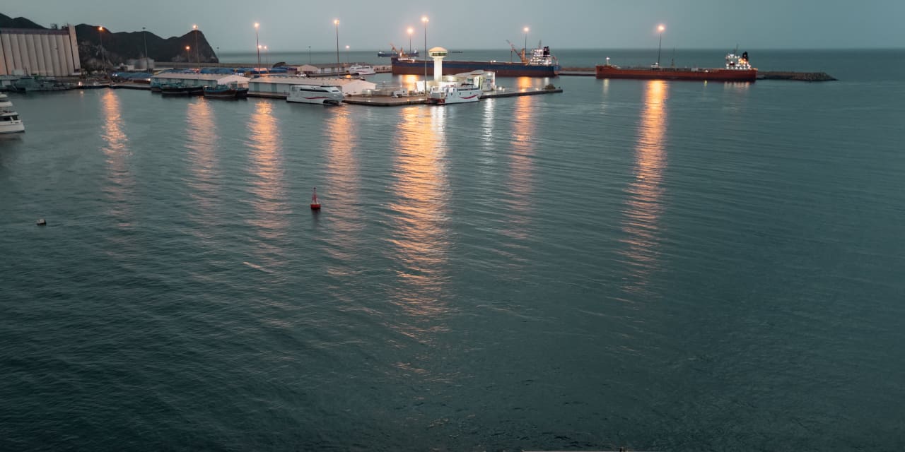 US oil prices turn higher for the week as Trump’s 10-day pause fails to calm Iran war concerns<br><br>