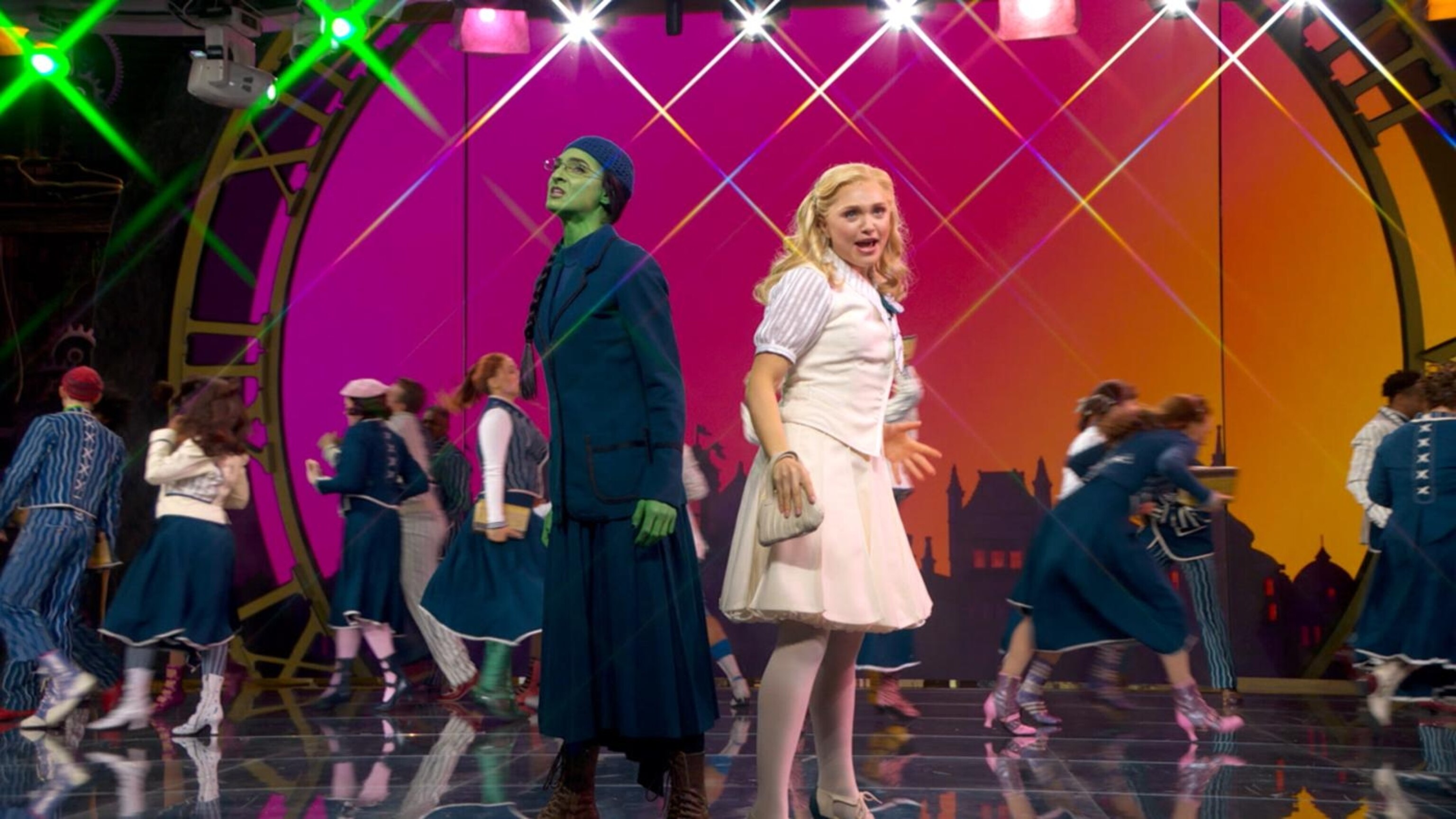 'Wicked' cast performs live on 'GMA'