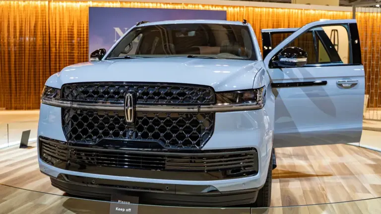 Ford recalls 254,640 SUVs after software defect can disable rearview ...