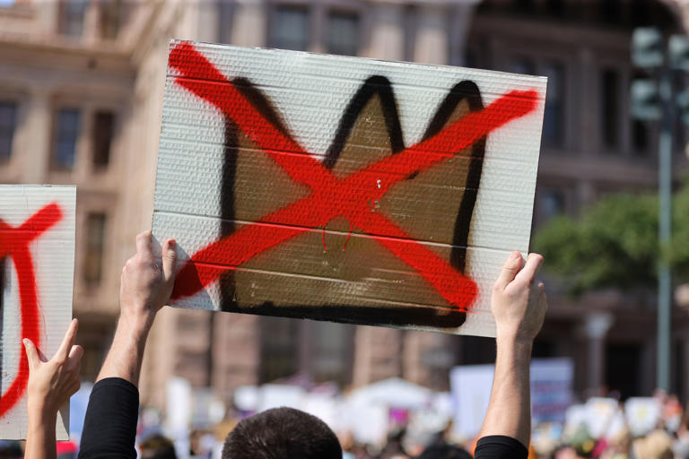 Thousands expected for downtown LA No Kings protest