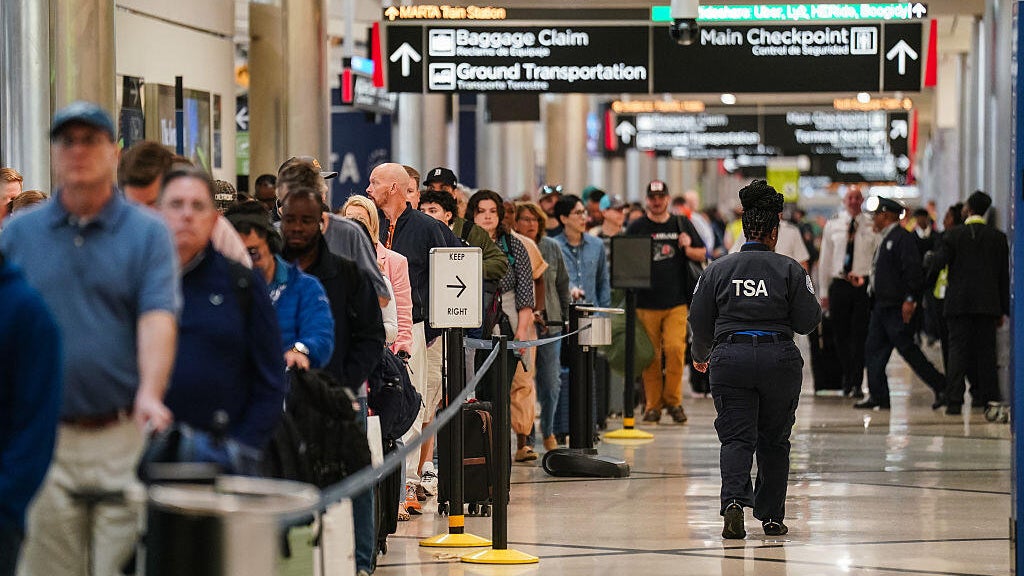 TSA agents at Atlanta airport set to miss second paycheck due to ...