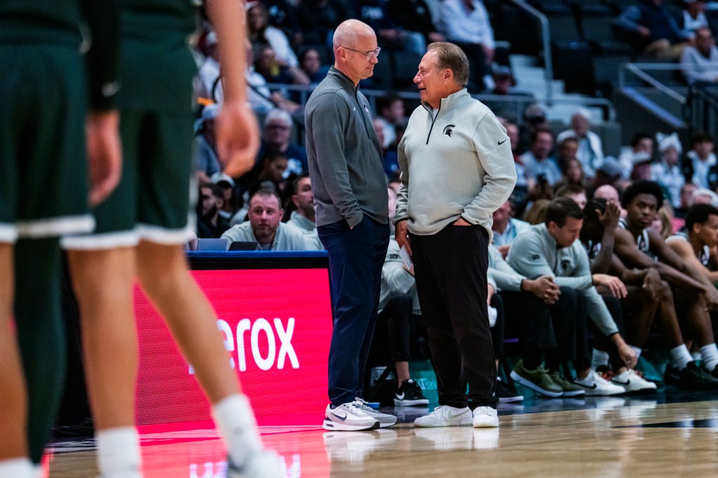 Jay Bilas predicts national title favorite loses in Sweet 16 today<br><br>