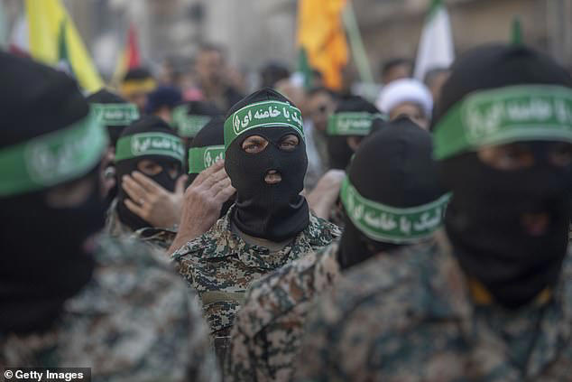 Report: Trump mulls sending 10K troops to Middle East amid peace talks