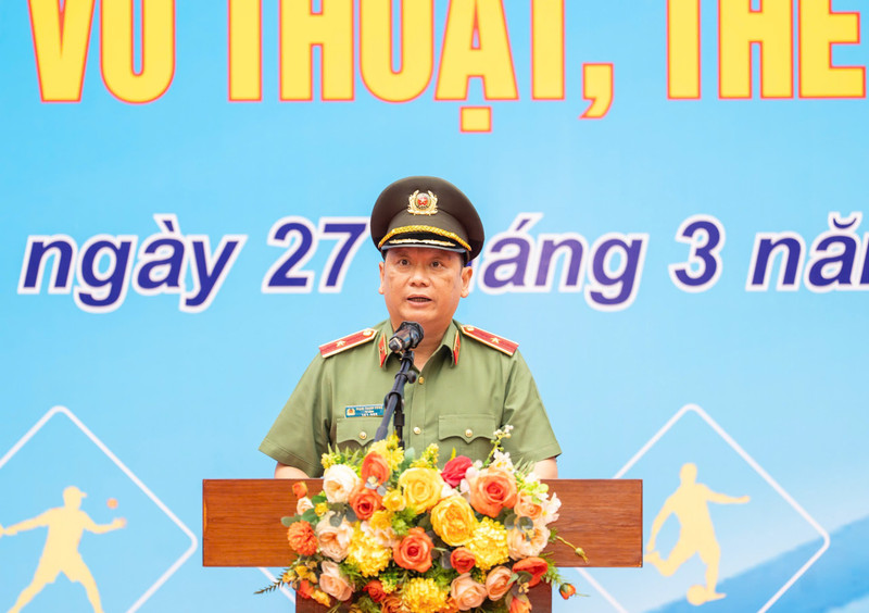 Mãn nhãn màn võ thuật: Chiến sĩ Cảnh vệ ra đòn nhanh, kết thúc gọn đối thủ