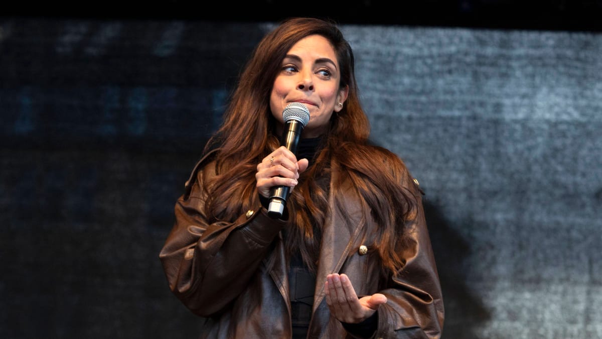 solidarit-tsdemo-mit-collien-fernandes-auf-dem-k-nigsplatz