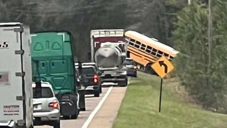 A fatal bus crash killed 2 students in Tennessee. Here’s what we know