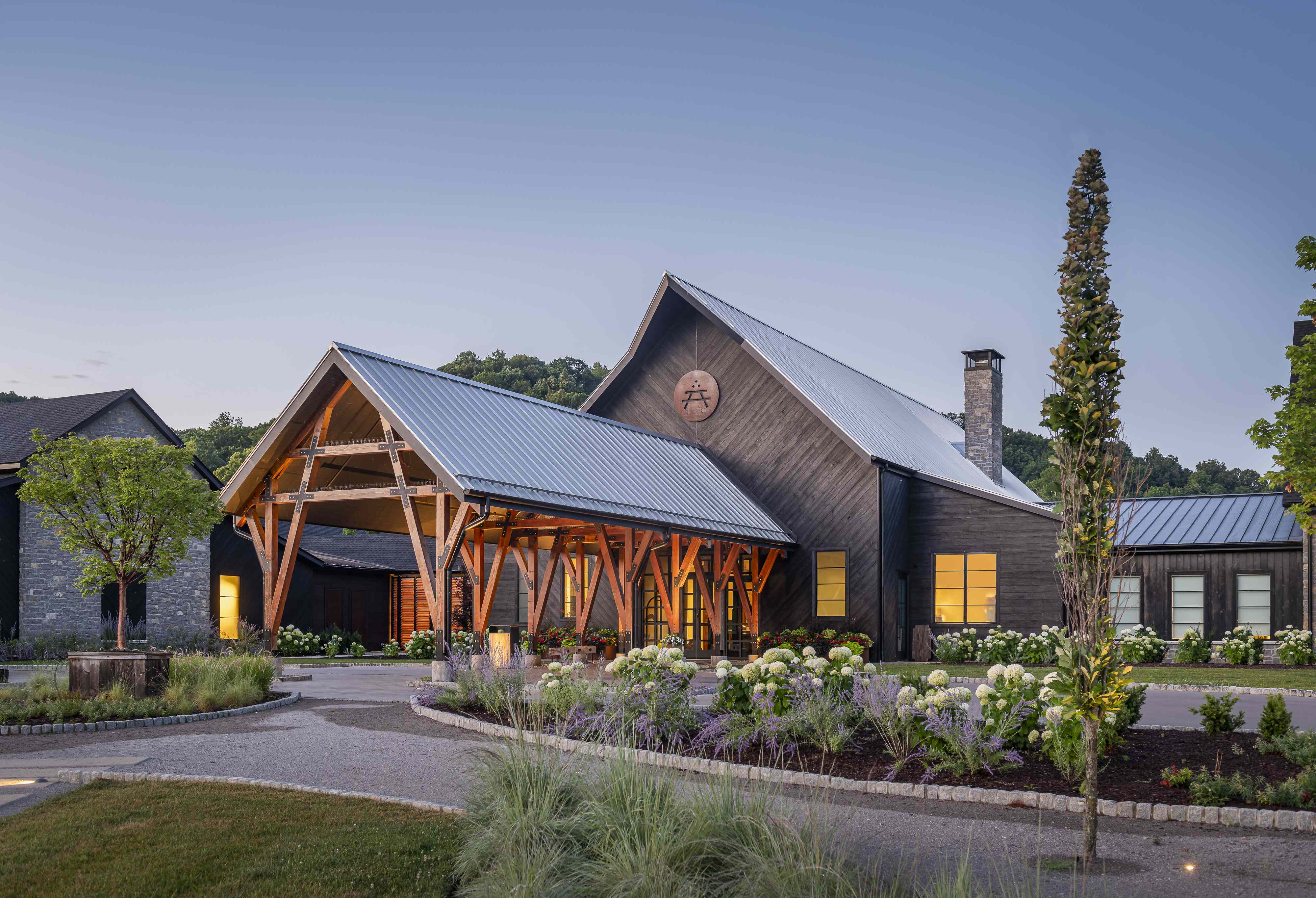 This Tennessee resort has 8 million bees—and guests can taste honey ...