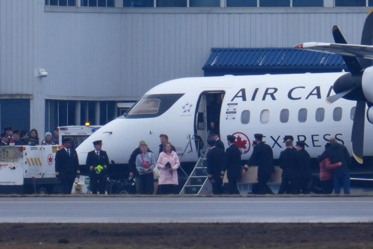 Galerie photos : rapatriement des dépouilles des pilotes d'Air Canada