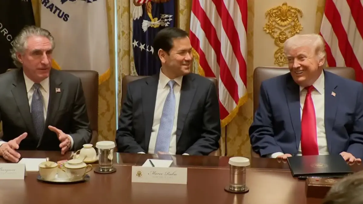 Did he really say that? Donald Trump derails his own meeting and
