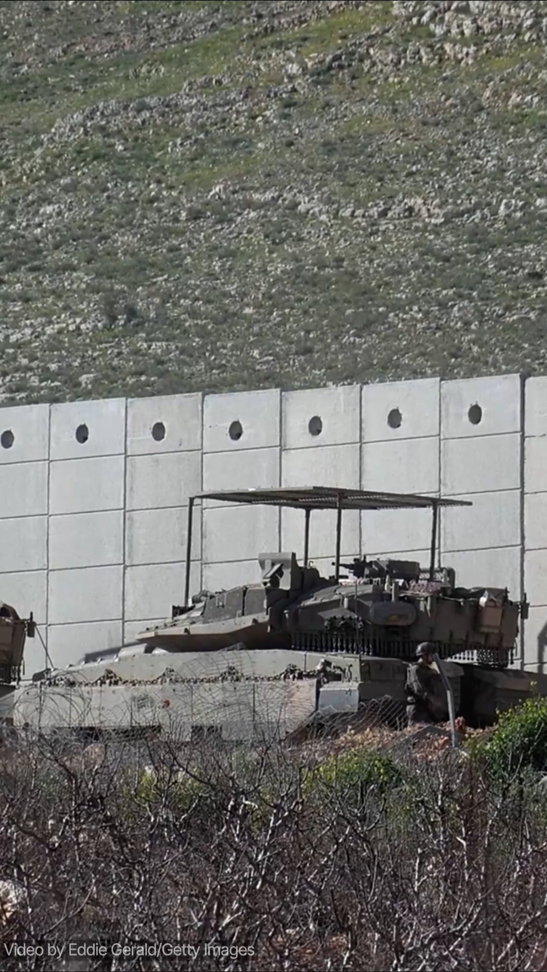US considers sending 10,000 more ground troops to the Middle East