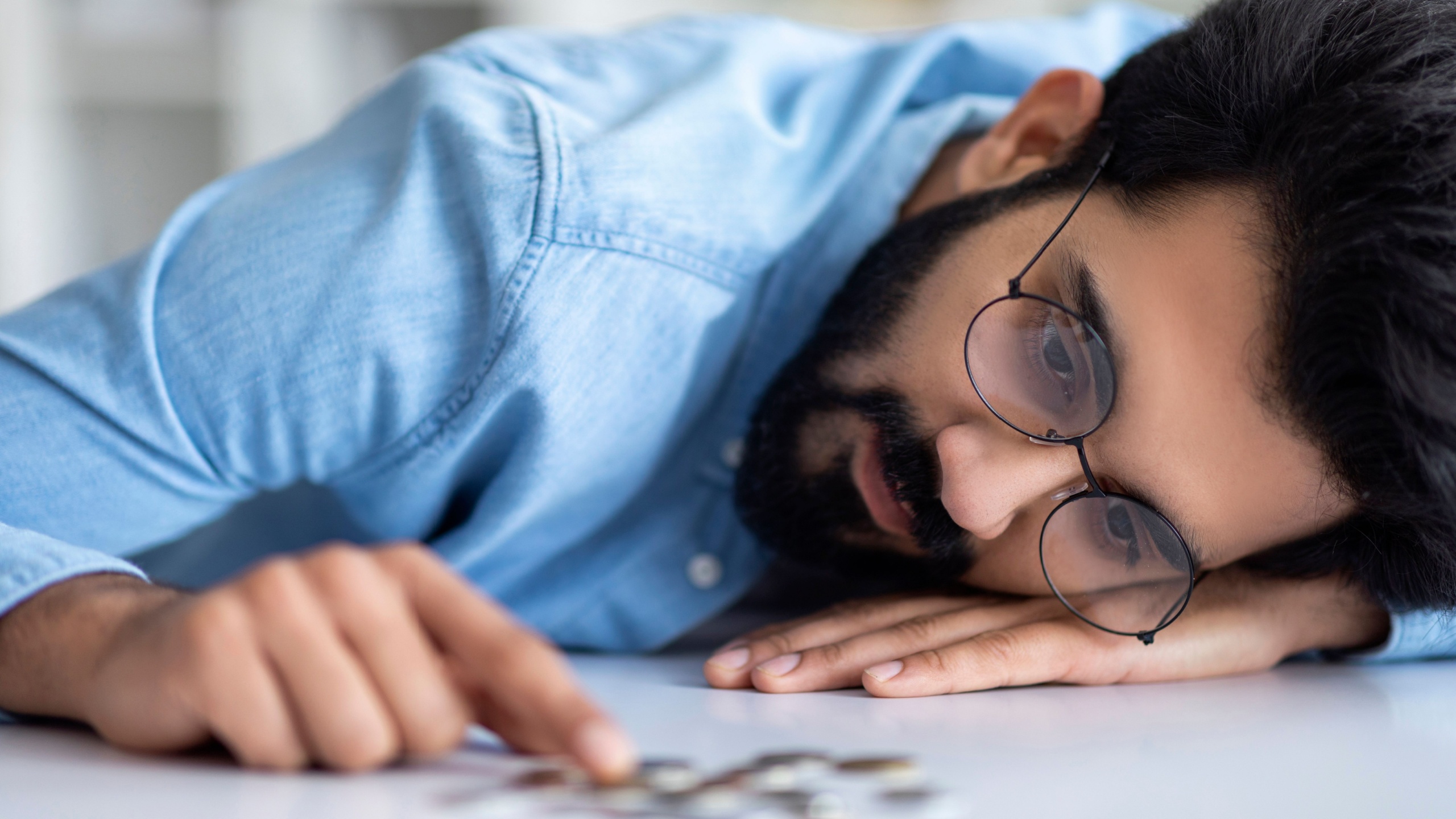 8 quiet habits of people who were raised with very little