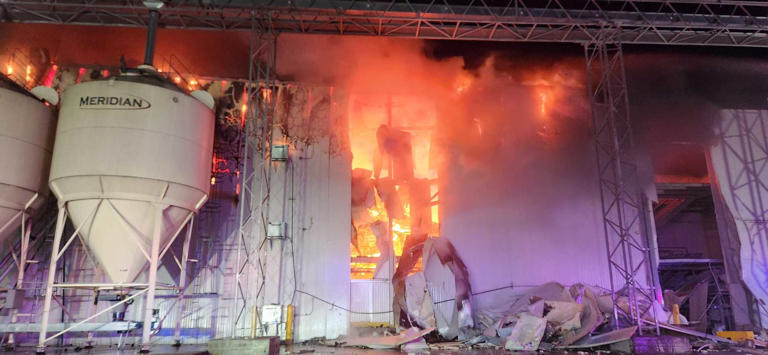 Iowa fire department shares photos of massive fire at northern Iowa egg ...