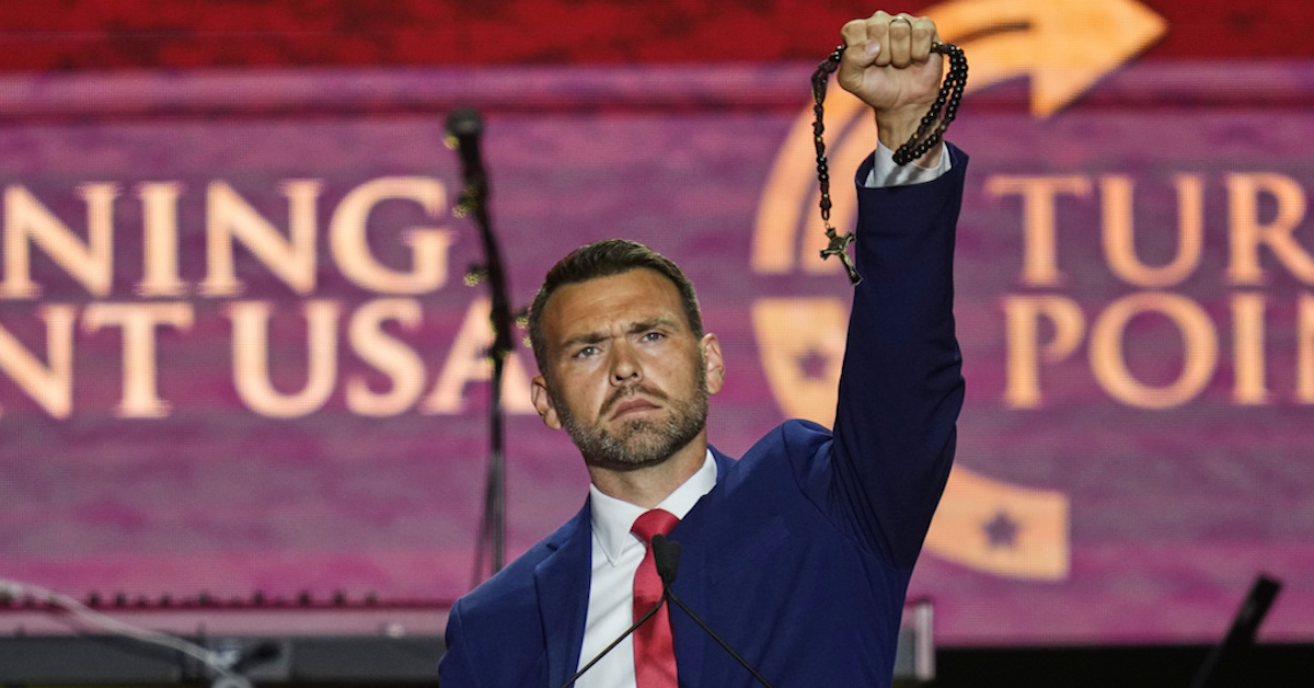 Deeply embarrassing: Conservatives pounce on MAGA star over bizarre ...