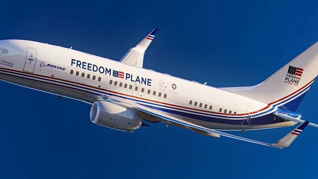 Boeing-Transportaktion zum 250. Geburtstag der USA: Freedom Plane ...
