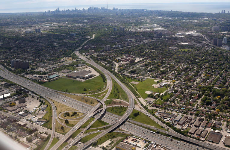 Doug Ford still wants a tunnel under the 401, but won’t say what it ...