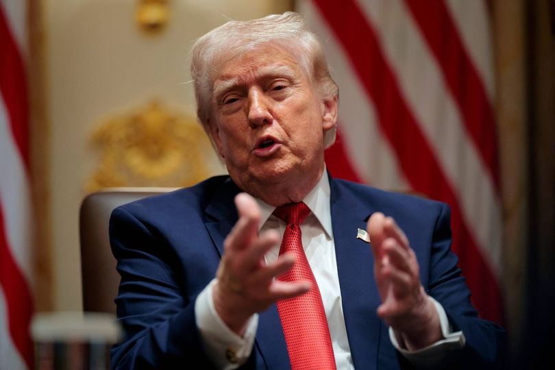 'Insane' ranting Trump reveals Putin called him to deliver 7-word comment