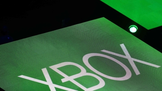 Xbox down: Gamers complain about party chat joining problems; how to ...