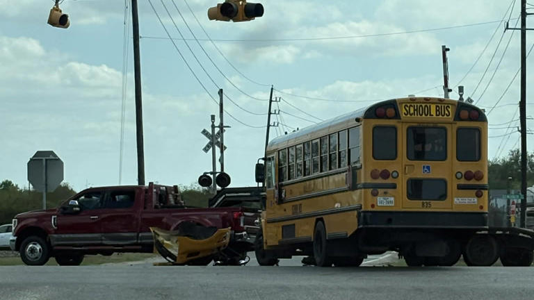 Waller ISD school bus involved in crash off Highway 290, no injuries ...
