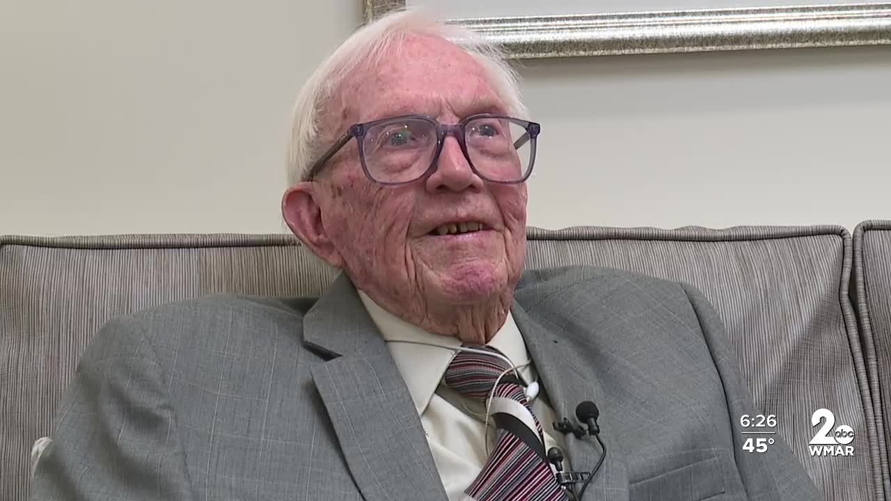 World War II veteran celebrates 100th birthday with family and beer