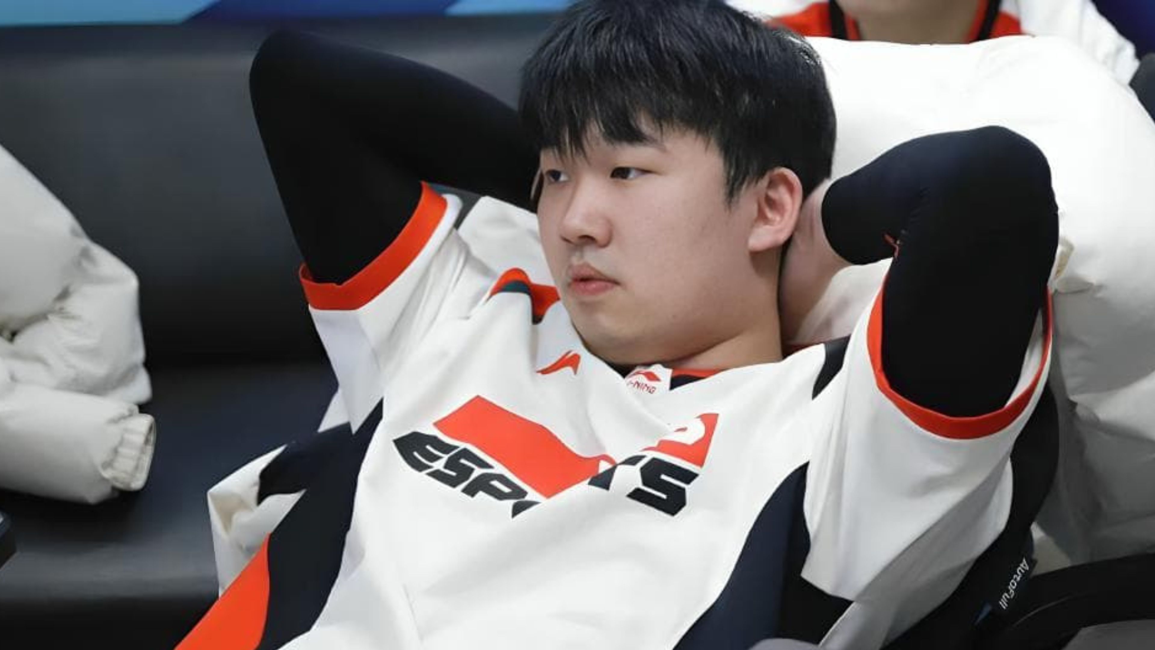 Chinese League of Legends player banned forever for match fixing